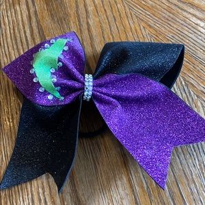 Cheer bow
